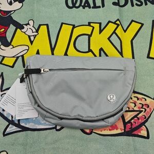 Lululemon Claret All Night Festival Bag 2L gray